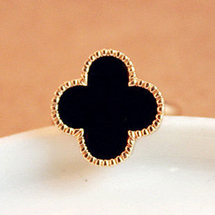 Clover Ring